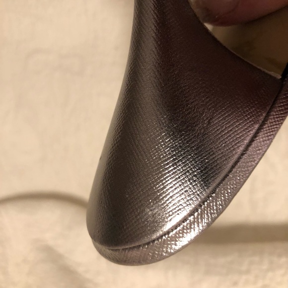 Nine West size 9M silver heels - Picture 4 of 11